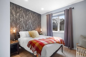 3 slaapkamers, een bureau, een strijkplank/strijkijzer, gratis wifi