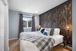 3 Schlafzimmer, Schreibtisch, Bügeleisen/Bügelbrett, WLAN