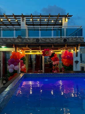 2 piscinas al aire libre