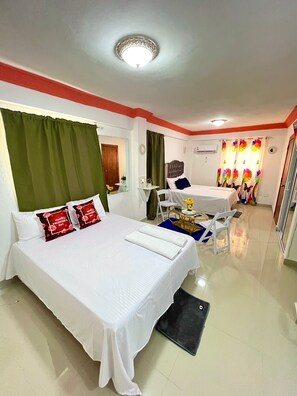 Familien-Zweibettzimmer | Zimmersafe, Verdunkelungsvorhänge, Bügeleisen/Bügelbrett