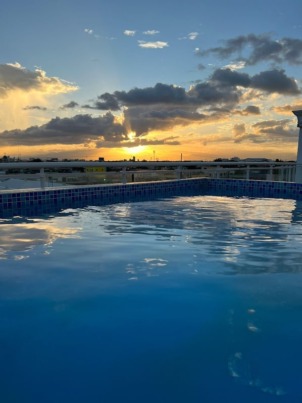 2 piscinas externas