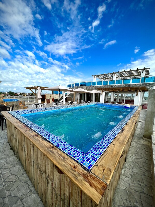 2 piscinas al aire libre