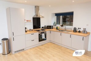 Fridge, microwave, oven, stovetop - Luke Stays -Good StationCottages (Durham)