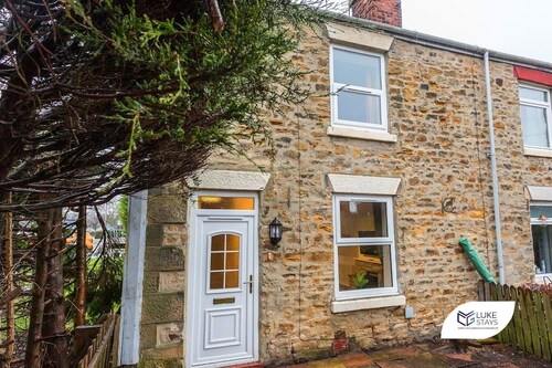 Luke Stays -Good StationCottages