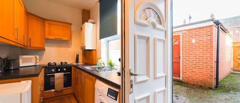 Fridge, microwave, stovetop, toaster