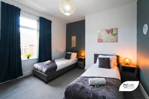 2 bedrooms, iron/ironing board, WiFi, bed sheets - Luke Stays - Rokeby Street (Newcastle Upon Tyne)