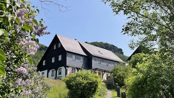 Esterni