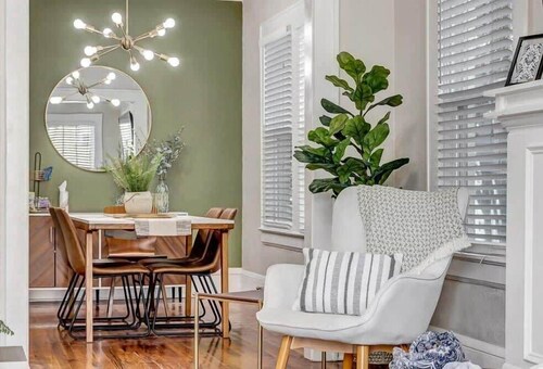 Cozy Retreat - Walkable to Bars & Restaurants!