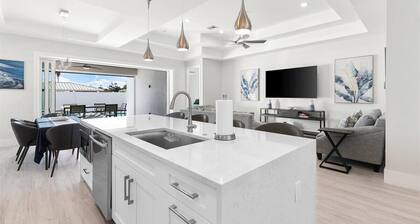 Brand New Luxury Pool & Spa Home Near Beach!