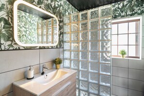 Bathroom - HACIENDA FÉLIX (El Paso)