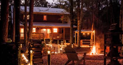 Beautiful log home less than a half mile from ichetucknee springs north entrance