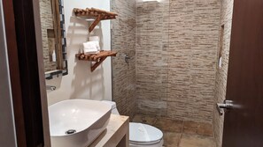 Traditional Apartment | Bathroom | Shower, rainfall showerhead, hair dryer, towels - Apartamento original Tribu l Piscina l  (Tulum)