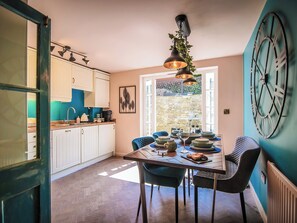 Dining - 2 bedroom accommodation in Welburn, near York (Welburn, near York)