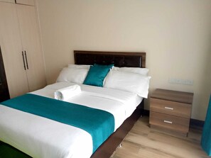 9 bedrooms, iron/ironing board, WiFi