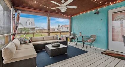 Newly listed beach bungalow just steps away from the beach!