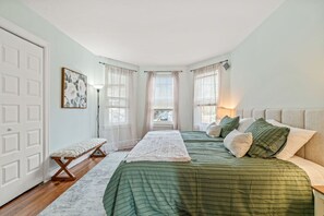 1 bedroom, iron/ironing board, travel cot, WiFi