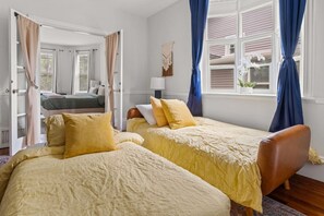 1 bedroom, iron/ironing board, travel cot, WiFi