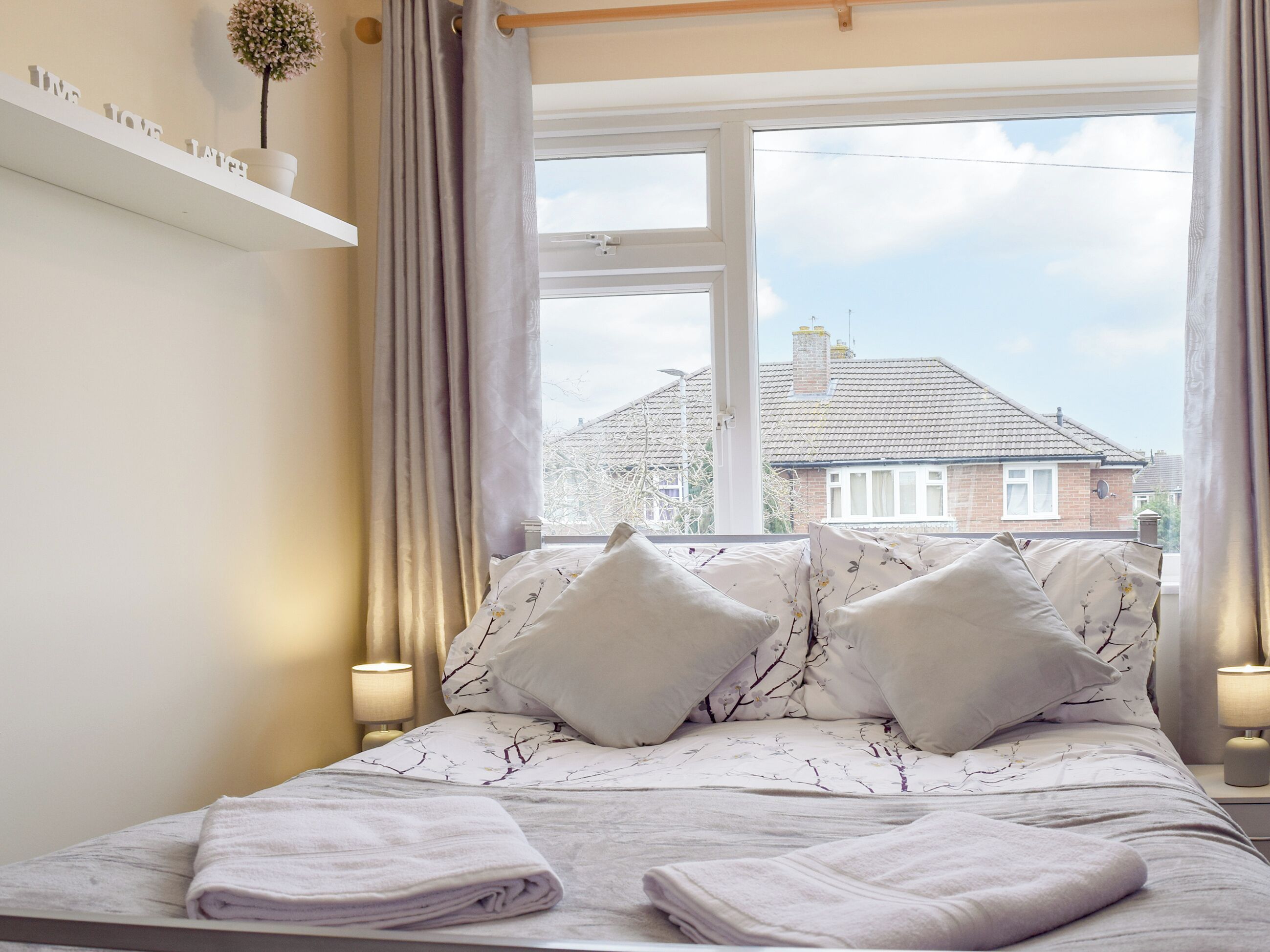 3 bedrooms, free WiFi, bed sheets