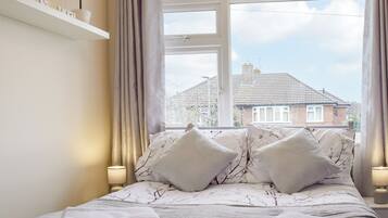 3 bedrooms, free WiFi, bed sheets