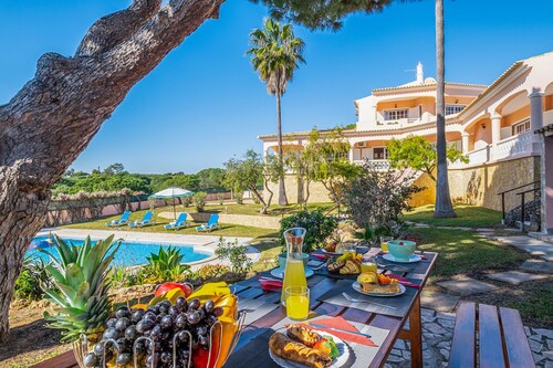 Heatable pool & BBQ getaway near Albufeira