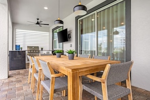 Outdoor dining