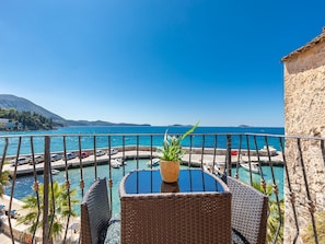 Apartment (One Bedroom Apartment with Balcony an) | Balcony