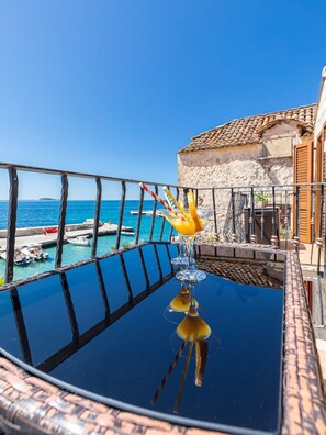 Apartment (One Bedroom Apartment with Balcony an) | Balcony