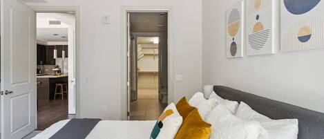 1 bedroom, desk, iron/ironing board, WiFi