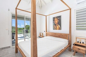 3 bedrooms, iron/ironing board, travel cot, WiFi