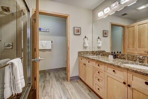 Ducha y secador de pelo