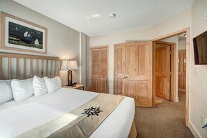 2 dormitorios, tabla de planchar con plancha, wifi y ropa de cama