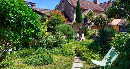 Cozy Charming cottage in the Loir and Loire valleys*** French property