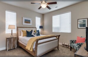 3 bedrooms, iron/ironing board, travel cot, WiFi - Paradise Village Home in Santa Clara, Poolside Location, Private Hot Tub, BBQ (Santa Clara)