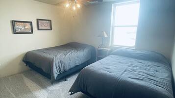 3 bedrooms, travel crib, WiFi, bed sheets