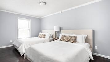 4 bedrooms, desk, iron/ironing board, travel crib