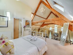 4 bedrooms, free WiFi, bed sheets