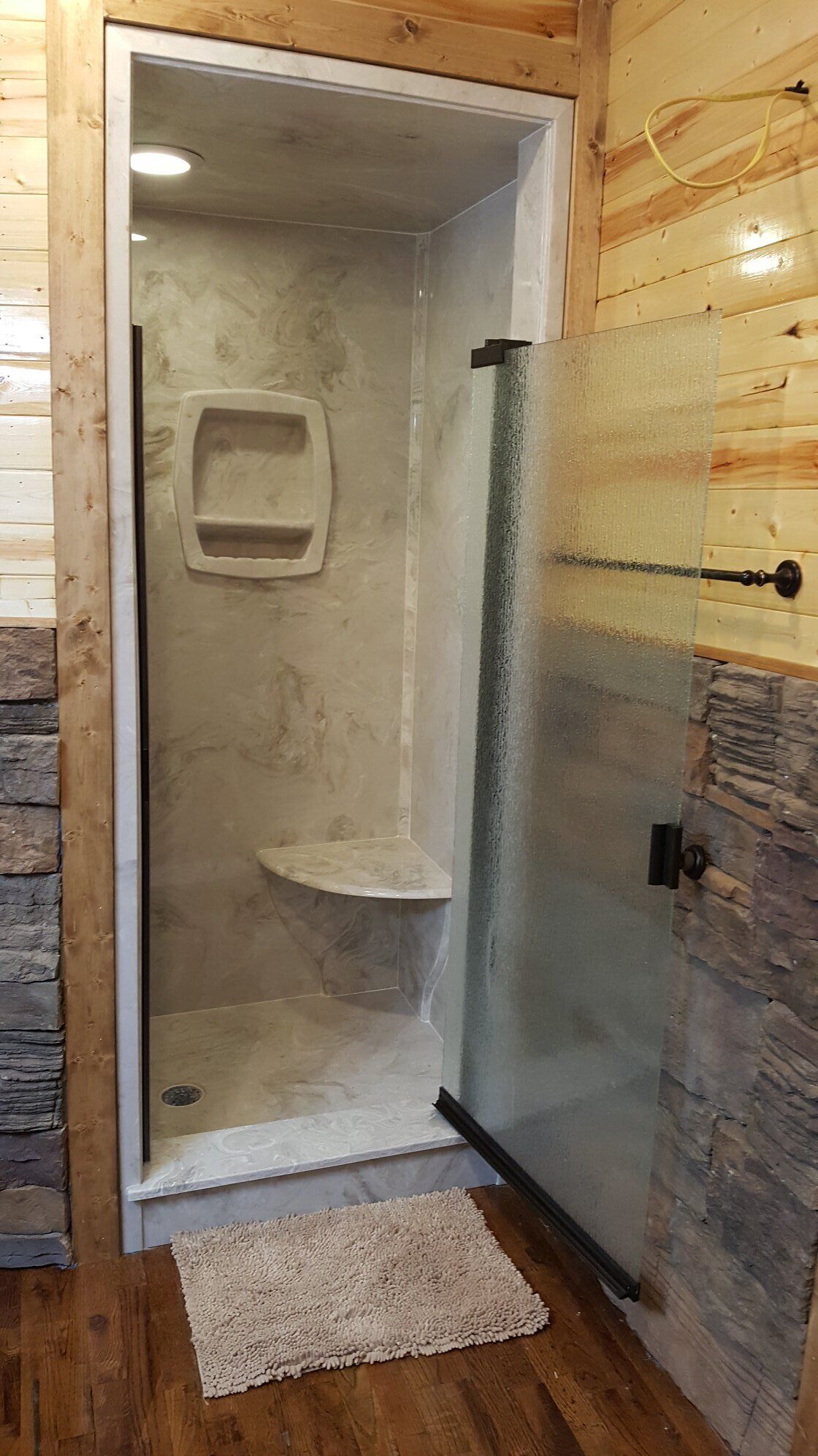 Dusche, Handtücher, Seife, Shampoo