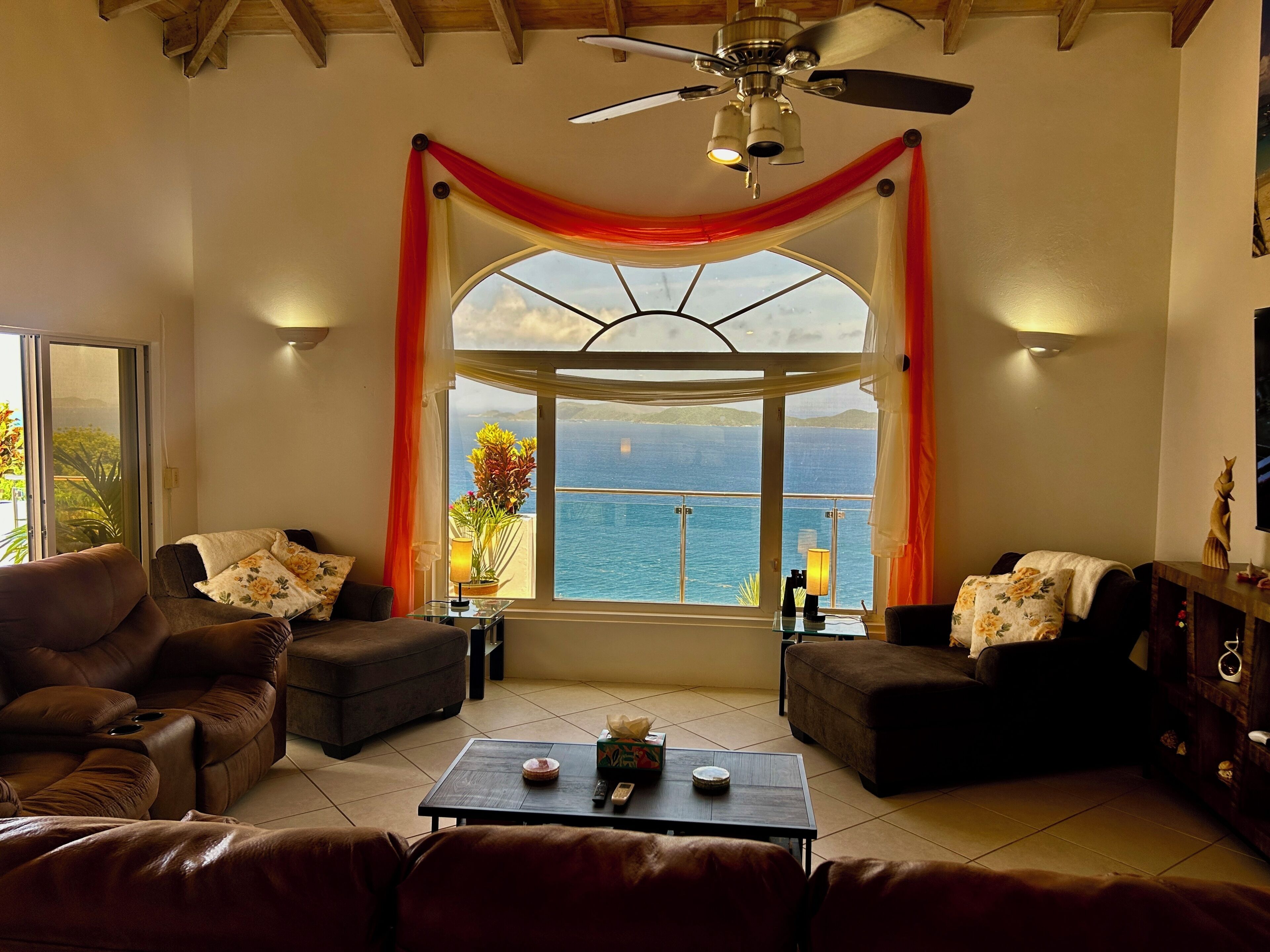 Smart-tv, videospil, bøger, musikbibliotek