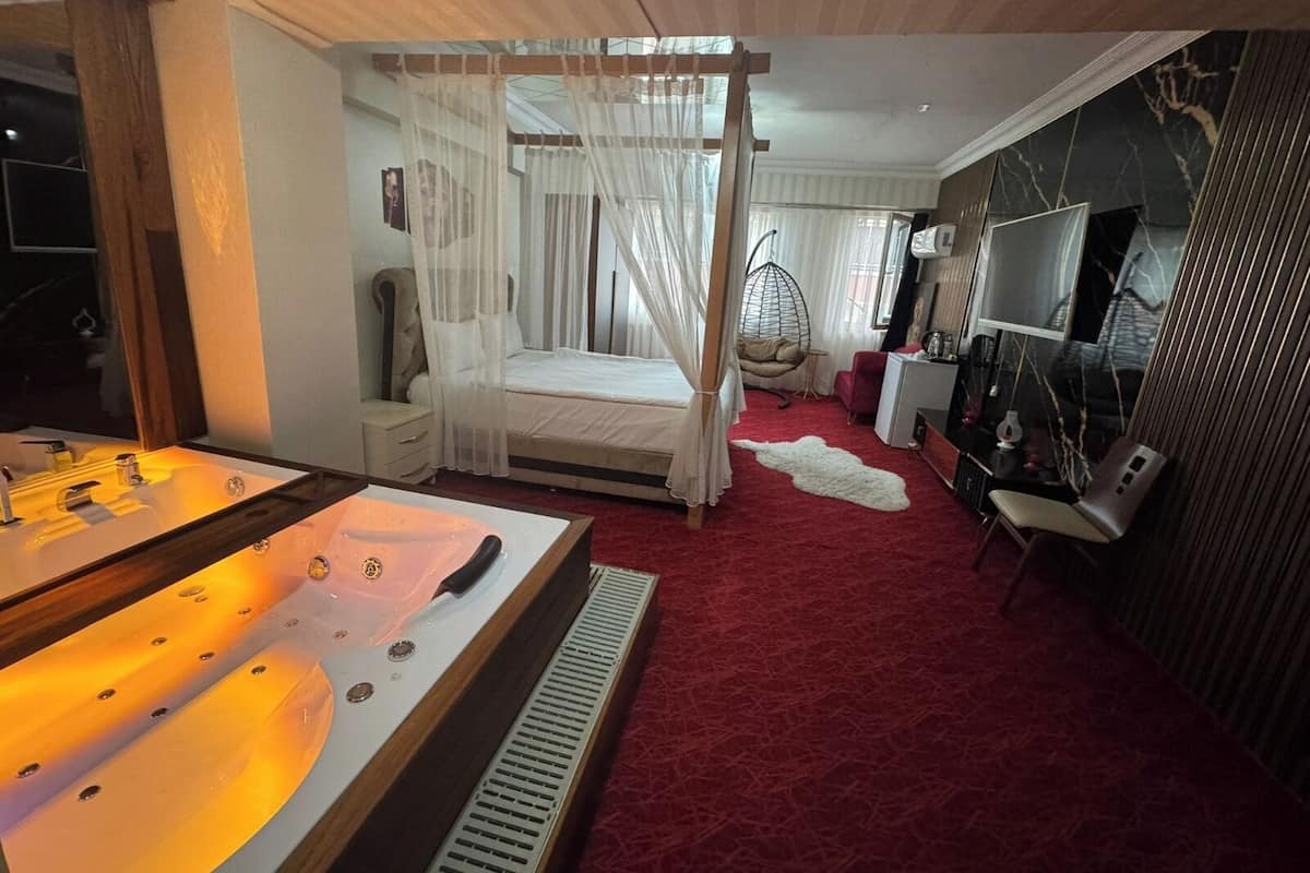 Luxury Double Room | Egyptian cotton sheets, premium bedding, down comforters