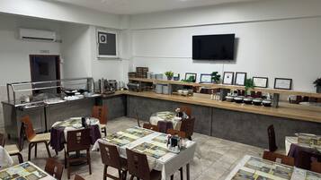 Bao gồm bữa sáng buffet hàng ngày