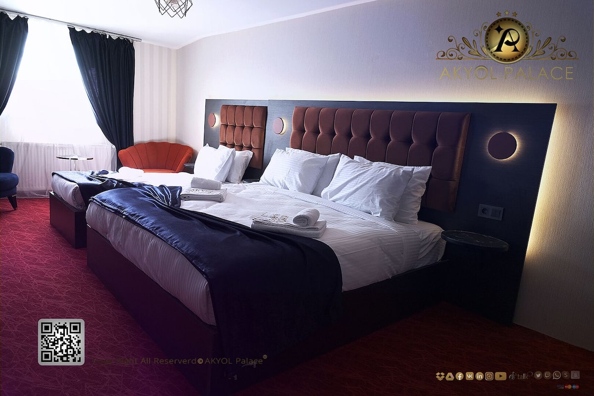 Family Room | 1 bedroom, Egyptian cotton sheets, premium bedding, down comforters