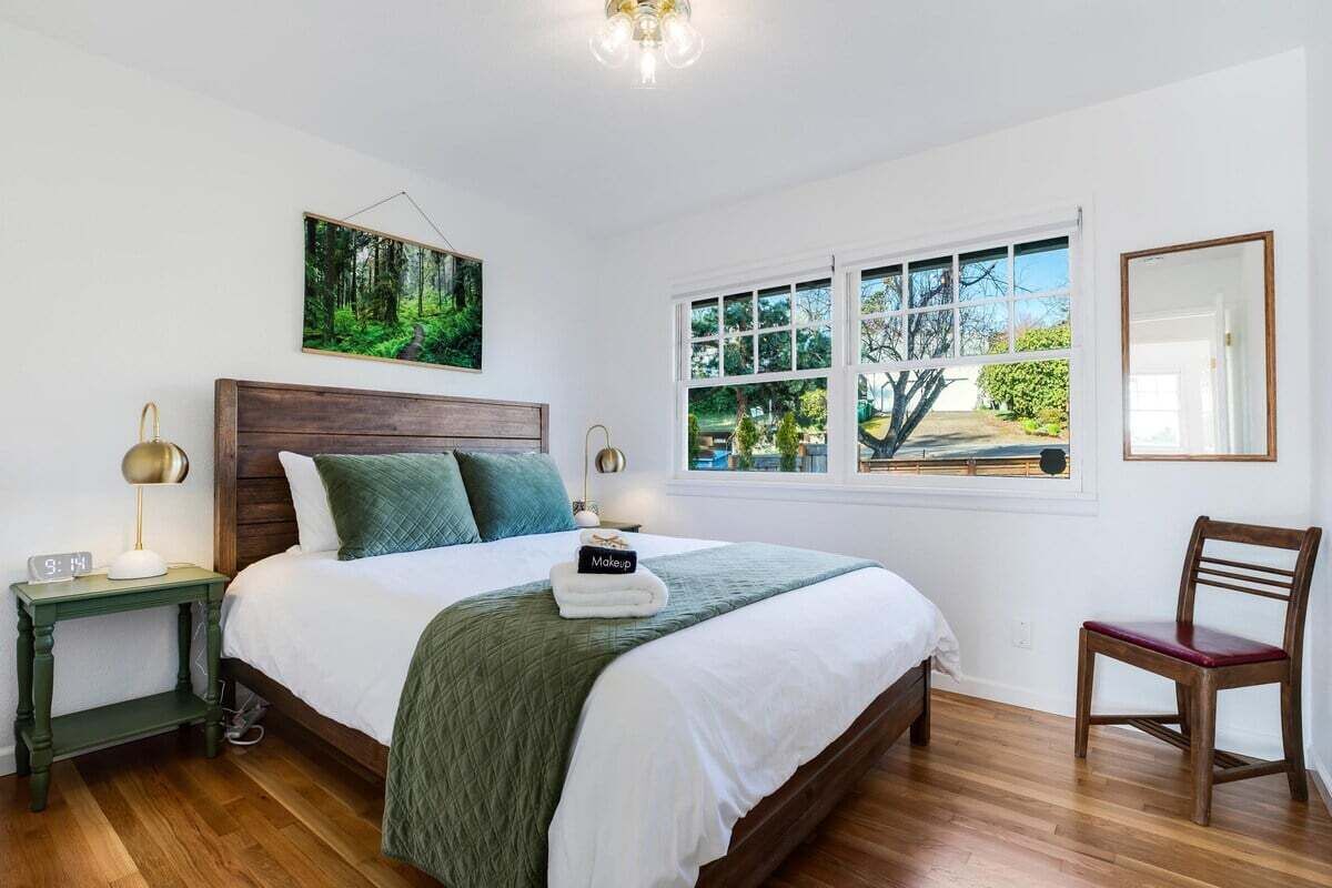 3 soverom, strykejern/-brett, reiseseng for barn og wi-fi (inkludert)