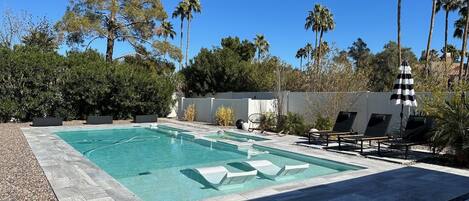 حمّام سباحة خارجي