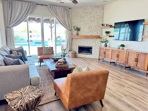 Smart TV, fireplace, ping pong, books - Resort style home with saltwater POOL and SPA! Large backyard!! (Indio)