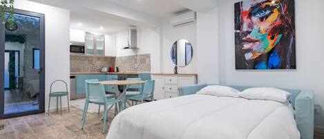 1 chambre, fer et planche à repasser, Wi-Fi gratuit, draps fournis