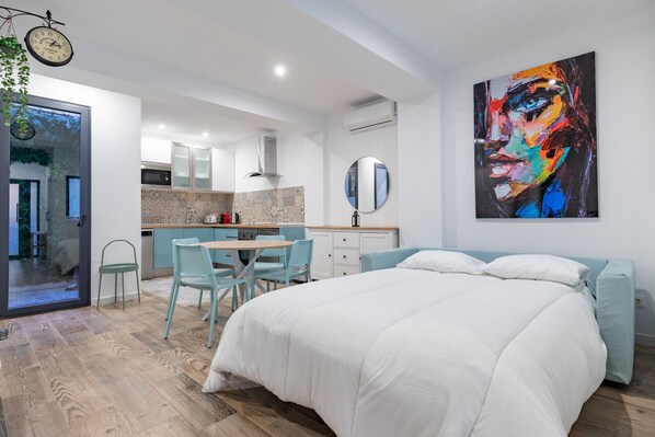 1 غرفة نوم ومكواة/لوح كي وواي فاي مجانًا وملاءات أسرّة