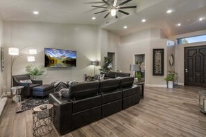 智能电视、壁炉