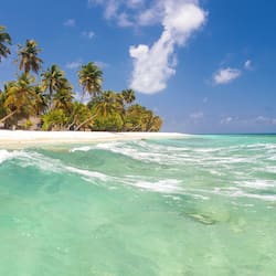 Private beach nearby, white sand, beach umbrellas, beach volleyball