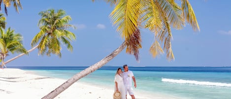 Private beach nearby, white sand, beach umbrellas, beach volleyball