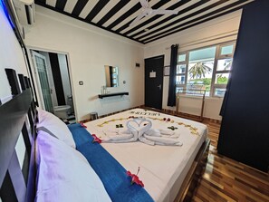 Deluxe Room | In-room safe, blackout curtains, iron/ironing board, free WiFi - Dhonfulhafi Beach View & Spa  (Maalhos)